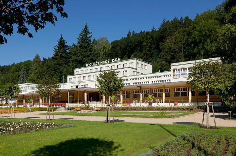 Ferienwohnung Kapsle Luhačovice Exterior foto